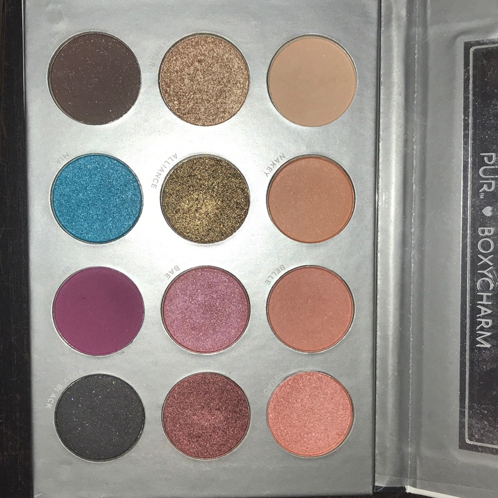 Eyeshadow palette - Picture 2 of 2